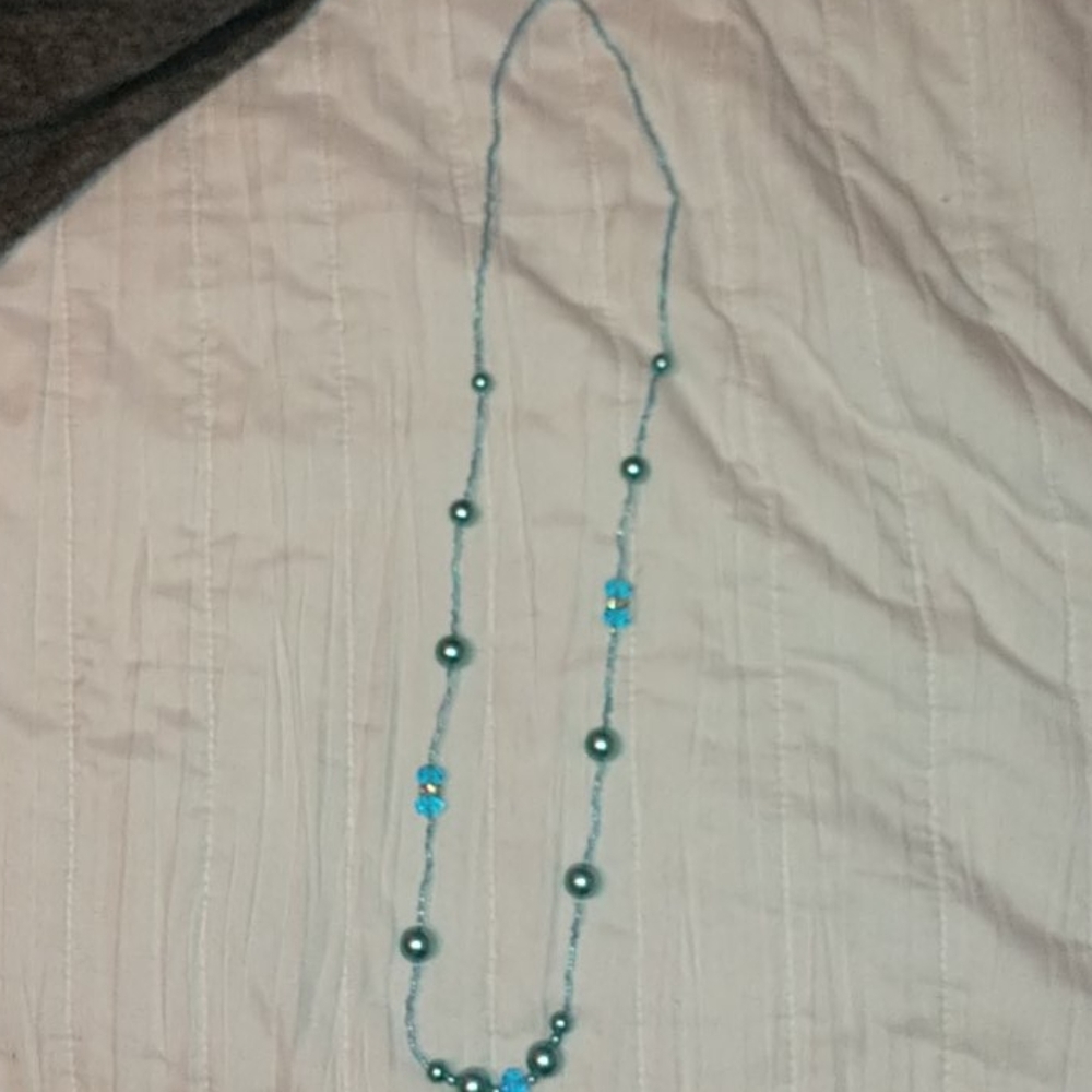 Teal shinny necklace